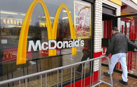 Из-за сообщения о бомбе в Польше из McDonalds эвакуировали тысячи людей