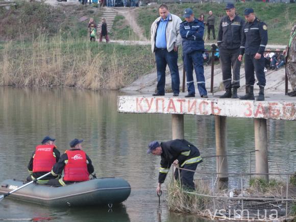 На Озерній втопився хлопець. Рятувальники шукають тіло