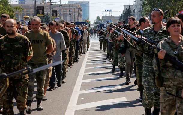 Петро Порошенко повідомив про звільнення ще 36 українських силовиків з полону бойовиків