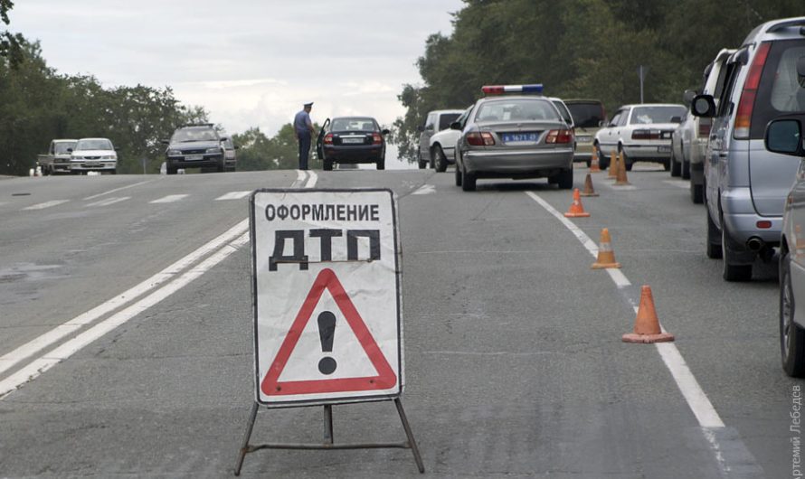 В Шепетовке Хмельницкой области в ДТП погиб милиционер.