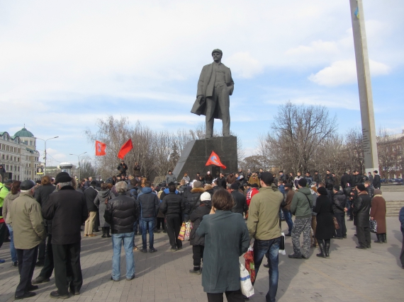 У Донецьку обіцяють кровопролиття, Східний фронт готовий до наступу “радикалів”