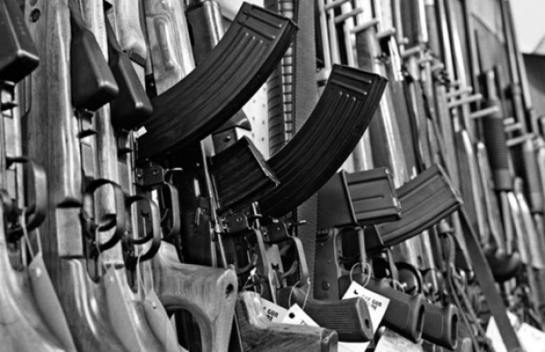 Из-за беспорядков в Киеве закрываются оружейные магазины