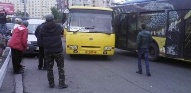 В Киеве на Оболони произошла крупная авария