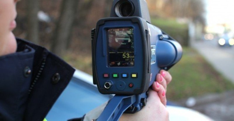 Контроль швидкості на дорогах: чи з'являться TruCam на автошляхах Хмельниччини