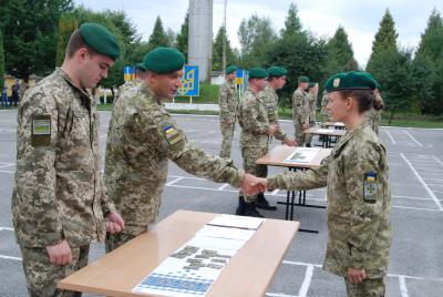 Сьогодні відбулась урочиста церемонія вручення курсантських погонів першокурсникам Національної академії Державної прикордонної служби України імені Богдана Хмельницького.