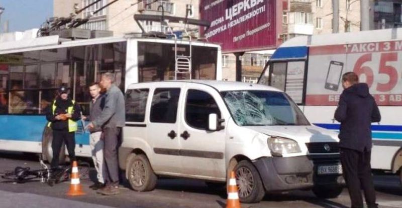 У центрі Хмельницького збили велосипедиста